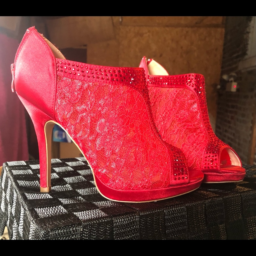Dream Pairs Red Heels